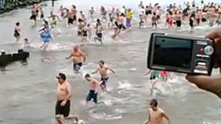 preview picture of video '2013 North Beach Polar Bear Plunge'
