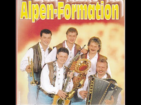 Alpenformation   Fest im Walde