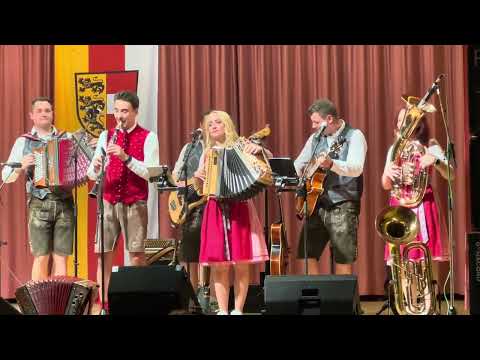 Das "Agaton Trio" und die "Geschwister Scharf" spielten gemeinsam die "Radltrugnpolka"