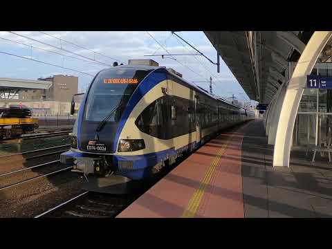 ED74-002 + ED74-004 z IC BOLKO na stacji Gliwice Główne