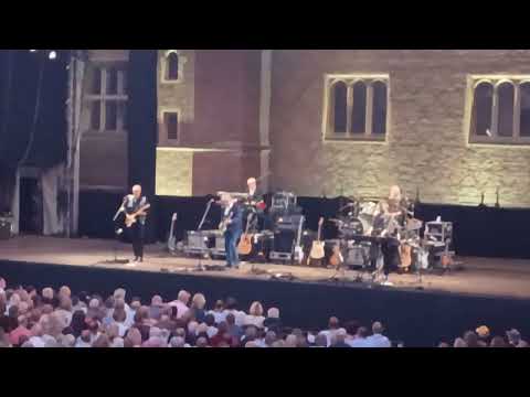 Graham Gouldman 10cc MBE - Bass solo "Feel The Benefit" - Hampton Court 2025