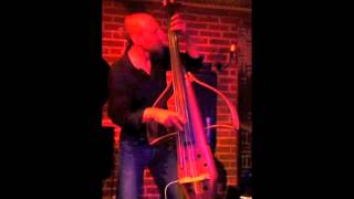 Gianluca Renzi plays at the SunSide Jazz Club - Paris