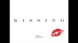Download lagu Kissing mp3