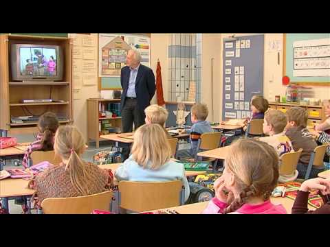 Playway Teacher training films - Part 1: Working with sketches