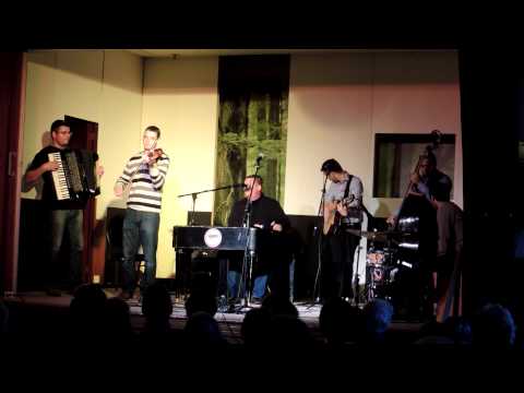 04   Cimbaliband Vierakker 2012 11 25 Igénytelen dal