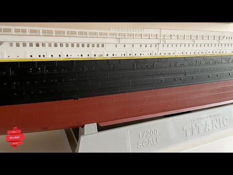 Trumpeter Titanic 1:200:  Starting the Superstructure and B Deck. Adding lights to B Deck.