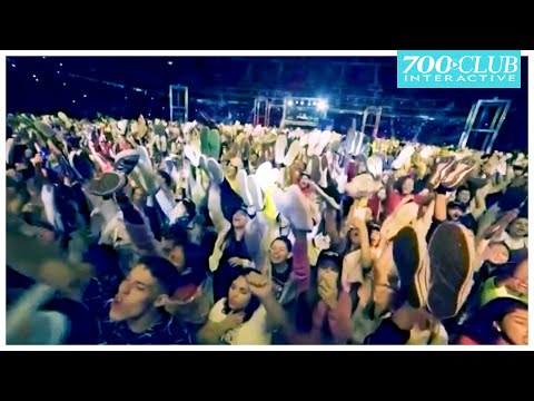 140,000 Young Adults Cry "Send Me, God!" | The SEND Brazil