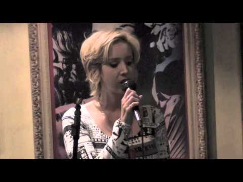 Sampa Broadway - Kiara Sasso e Lissah Martins cantam 'I Still Believe'