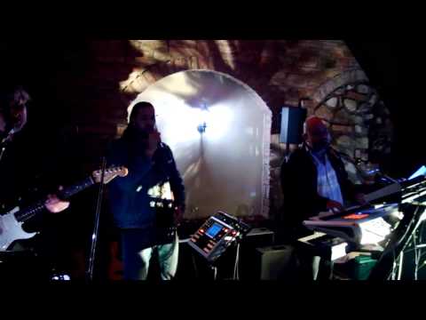 Bingle - Jahody mražený se šlehačkou a s Rudou