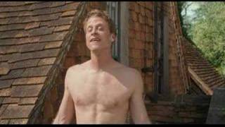 Алан Тьюдик в роли Саймона, "Смерть на похоронах"