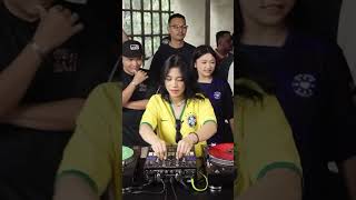 Download lagu Viral ! cewe puterin lagu Ras Muhamad di konsol DJ #reggae  #lagureggaeindonesia mp3