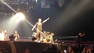 Smudo crowd surfing · Die Fantastischen Vier · Wien Vienna live 20/12/2011