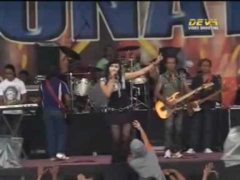 MONATA MENANTI JANJI