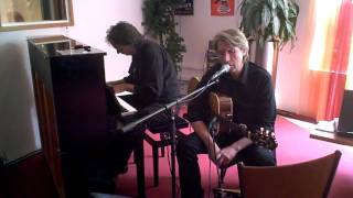 Frank Boeijen zingt Genade in Cappuccino