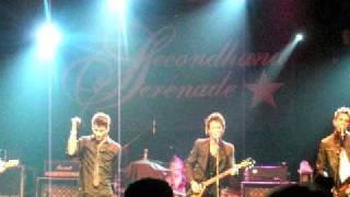 Runner Runner  Papercuts