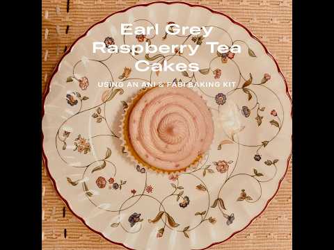 Dreamy Earl Grey Raspberry Tea Cakes from @ANIANDFABI You Need To Try  🧁  #baking #cupcake #teacakes
