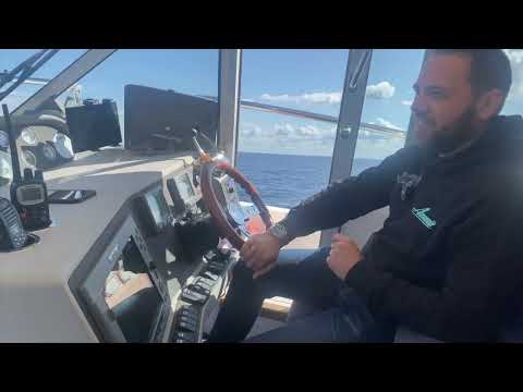 Nimbus 42 Nova or Storebro 410 Commander? One hull for two shipyards.