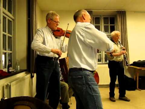 "Rejseorkestret" Roskilde spiller "Gangstykke fra Tarm"