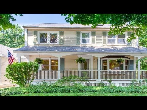 10 Gardner Lane, Ayer, MA Presented by Robin Flynn Team.