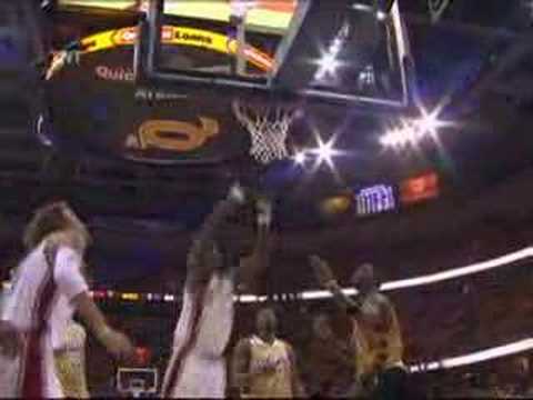 Great Cavs Teamwork & Anderson Varejao Flips In the Finish
