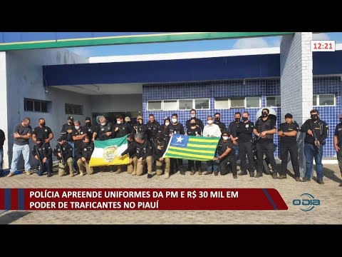 PoliÌcia apreende uniformes da PM e R$ 30 mil em poder de traficantes no PiauiÌ 14 10 2021