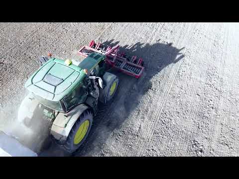 Seeding Barley in Kilberry with John Deere 6250R