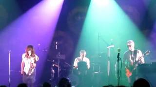 Blonde Redhead - Silently (live)