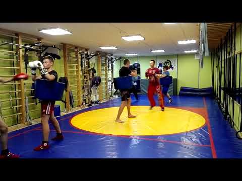 АТАКА С РАЗНОЖКОЙ Спорт клуб ЗОМБИР