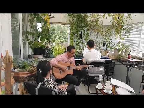 Thể hiện bởi Giang Tuyền