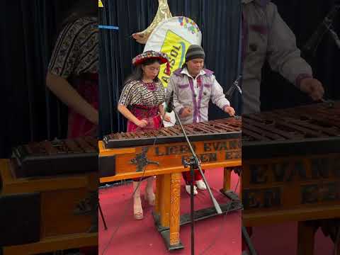 Carol, la chica viral, envía un saludo desde Panajachel, Sololá, en el evento Señorita Eben Ezer 💙