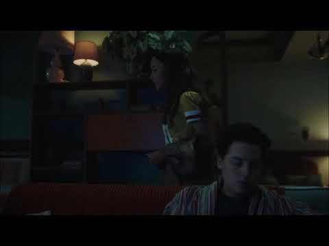 Riverdale 6x02 Tabitha ask Jughead to hang the paintings Jughead and Tabitha found new room.