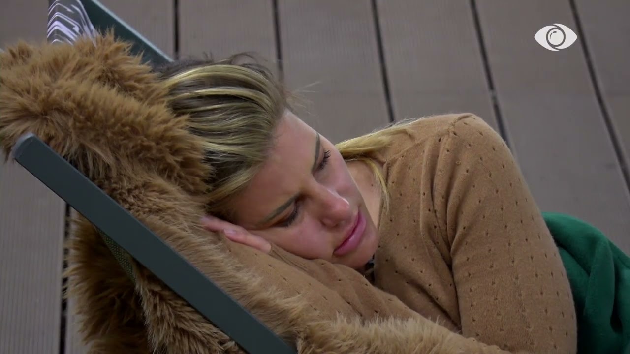 “Pse do ikësh ti?”/ Rozana diskuton me Valbonën për Laertin: Nuk të përqafon, mos e përqafo