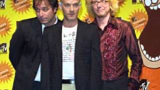 R.E.M. - Draggin&#39; The Line