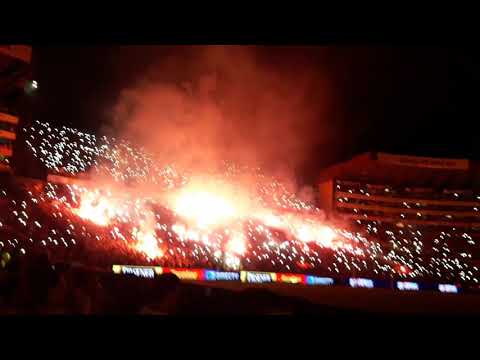 "Hinchada de BSC en la noche Amarilla en el Estadio Monumental!!!!" Barra: Sur Oscura • Club: Barcelona Sporting Club