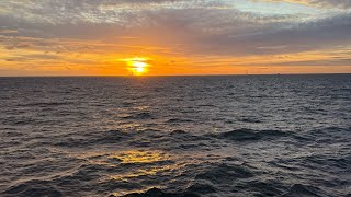 Take a walk around the P&O Aurora promenade deck! #cruise #cruiseship #explore 