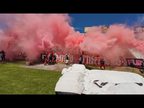 "Recibimiento de la FURIA ROJA en el Clásico Ambateño │ La Hinchada Más Fiel Del Campeonato" Barra: Furia Roja &bull; Club: Técnico Universitario