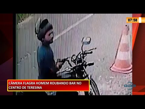 Câmera flagra homem roubando bar no Centro de Teresina 10 02 2021