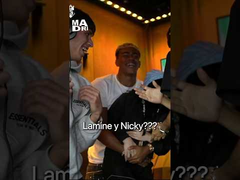 Lamine Yamal celebrando un gol en la Kings League con Nicki Nicole ¡La levanta y ella se enfada!