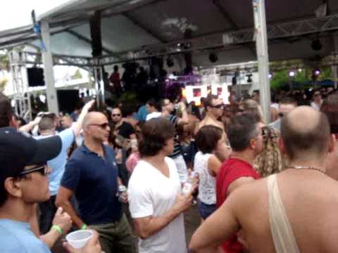 benny benassi & axwell wmc 5.MPG