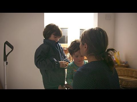 Der schwierige Spagat zwischen Kind und Karriere - real economy