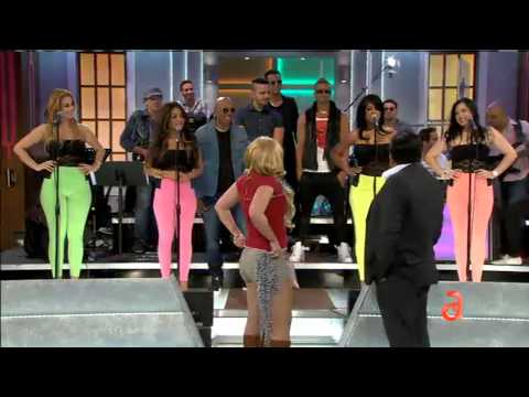 Carlucho y Tatiana la  pet sitter - América TeVé