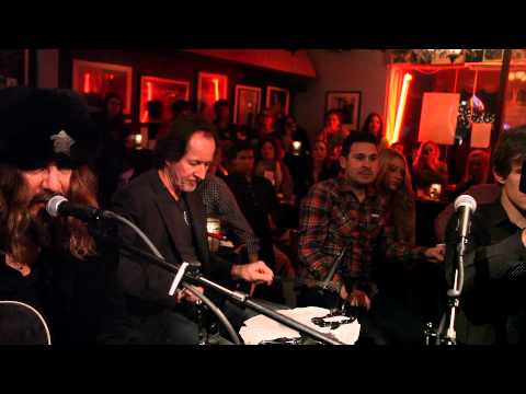Blackie and the Rodeo Kings - Gotta Stay Young - Live At The Bluebird Cafe