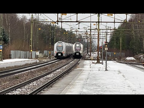 Del 17 Tåg i Laxå Första snön. Svenska tåg!