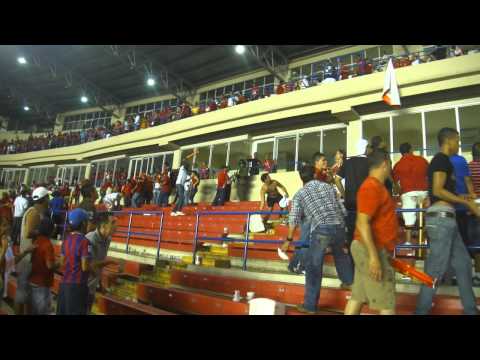 Panama Soccer game, Panama fans turn on each other