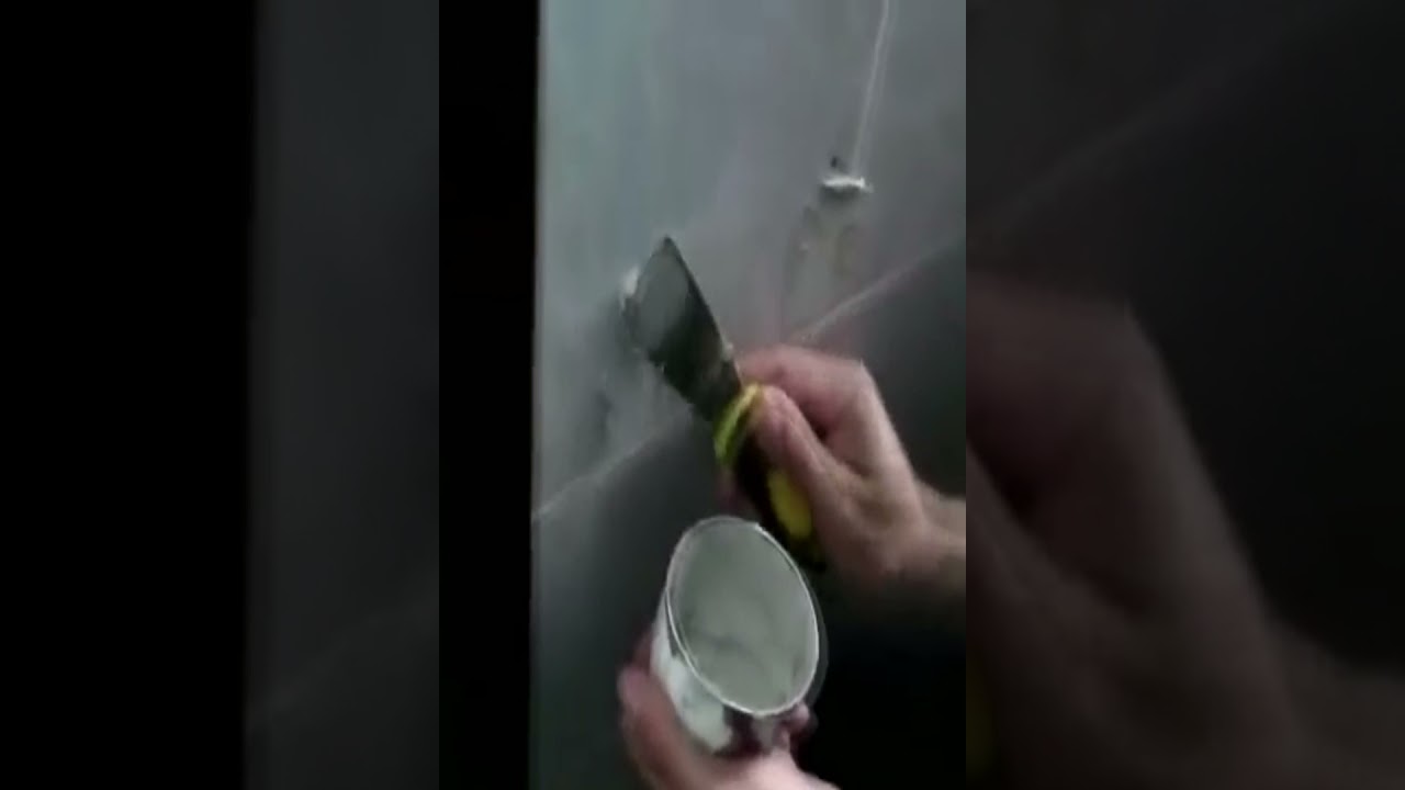 Tapar un agujero en un azulejo