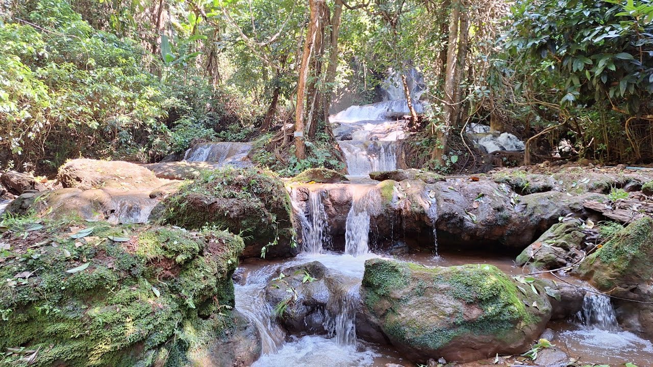 Mae Yuam Luang Waterfall