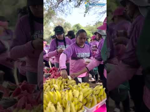 mulheres nas boias em RIACHINHO TOCANTINS