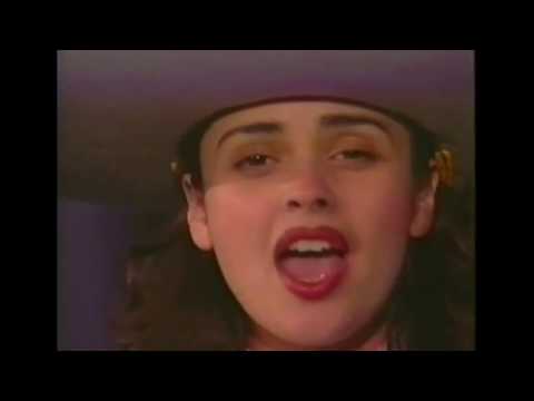 Que Mas Puedo Querer - Karina Moreno