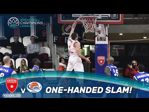 Dunking with the left hand!