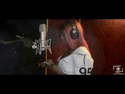 BRITNEY JEWELZ TRAPEXECS STUDIO[SHOTBY JARED DOIN NUMBAS]